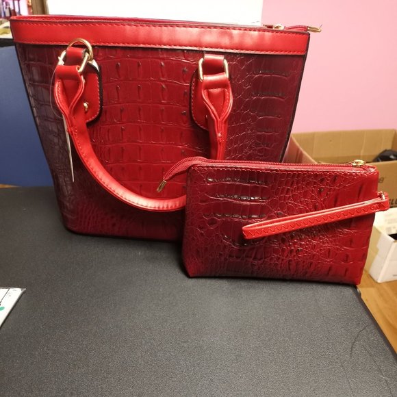 Purse - Picture 1 of 1